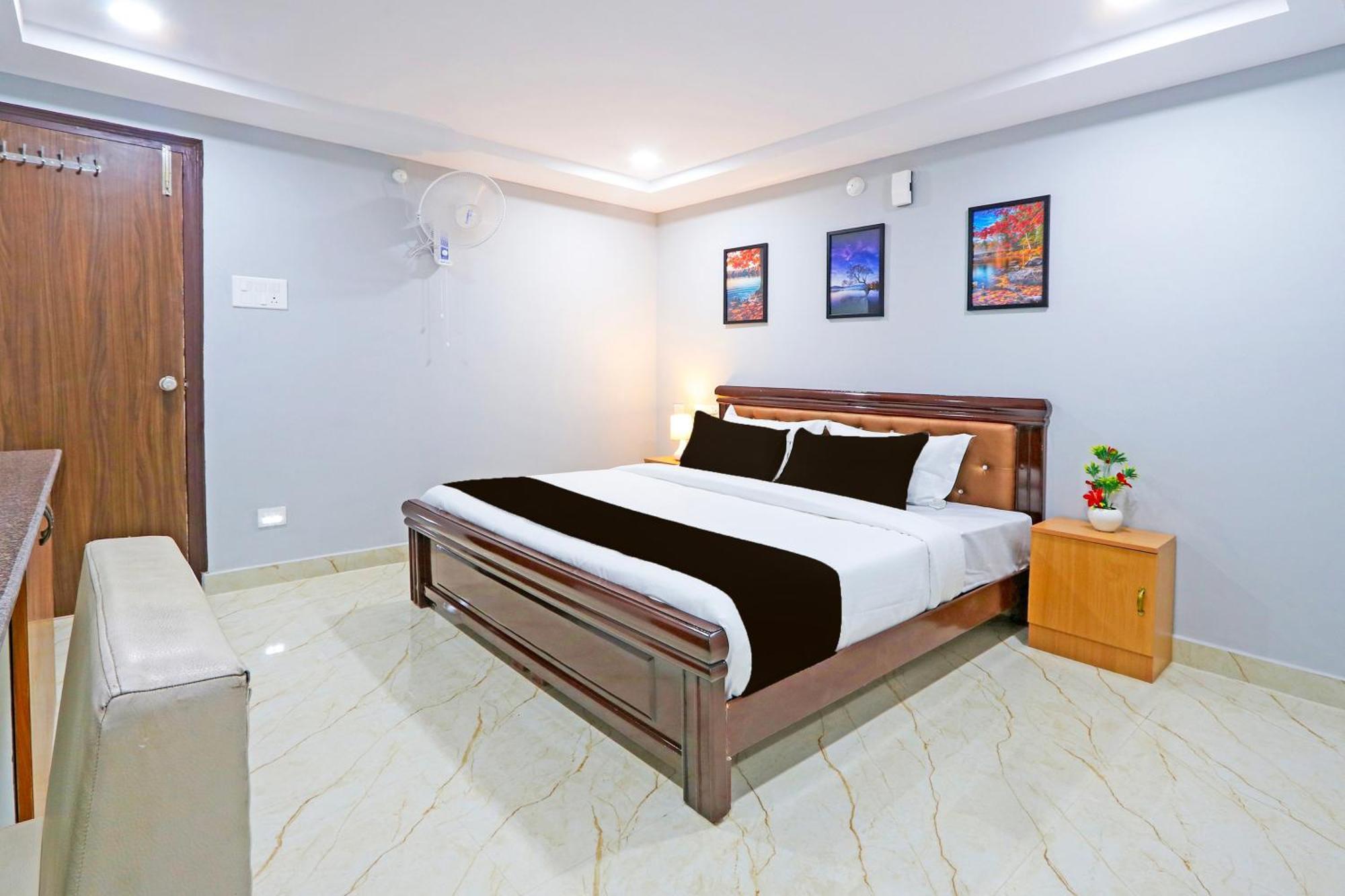 Super Townhouse Qualia Elite S R Nagar Hotell Hyderabad Exteriör bild