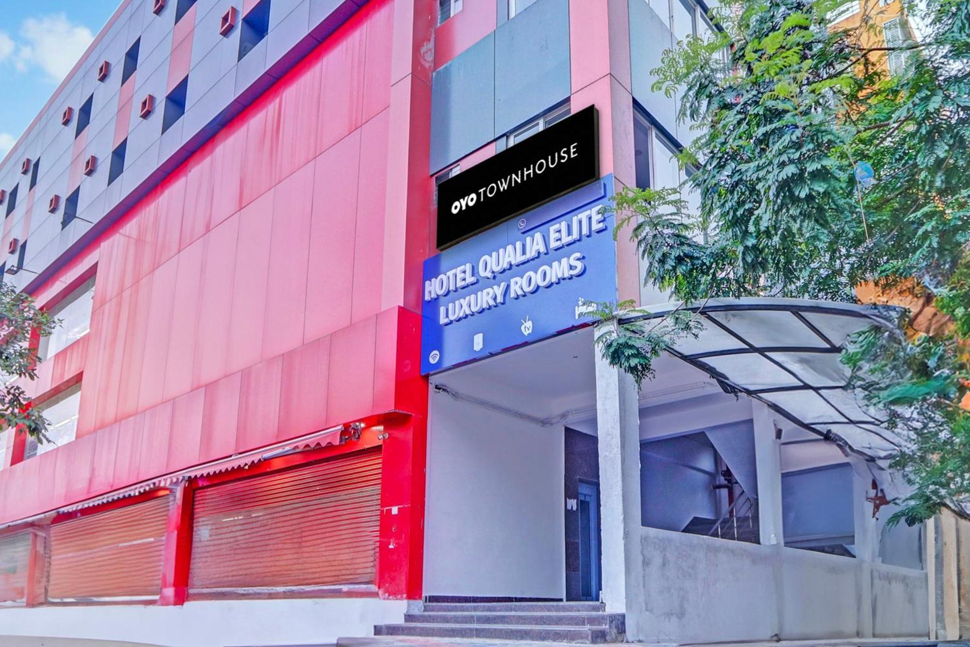 Super Townhouse Qualia Elite S R Nagar Hotell Hyderabad Exteriör bild