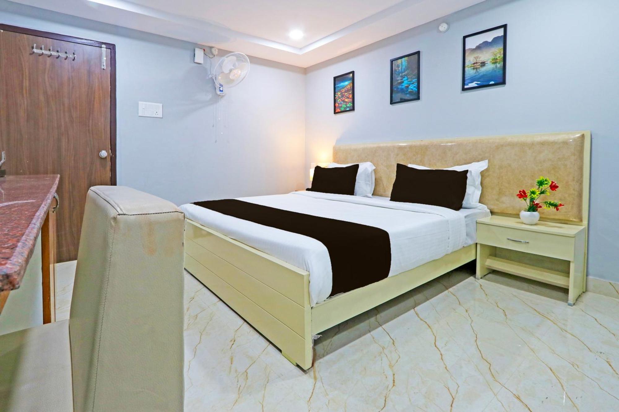 Super Townhouse Qualia Elite S R Nagar Hotell Hyderabad Exteriör bild