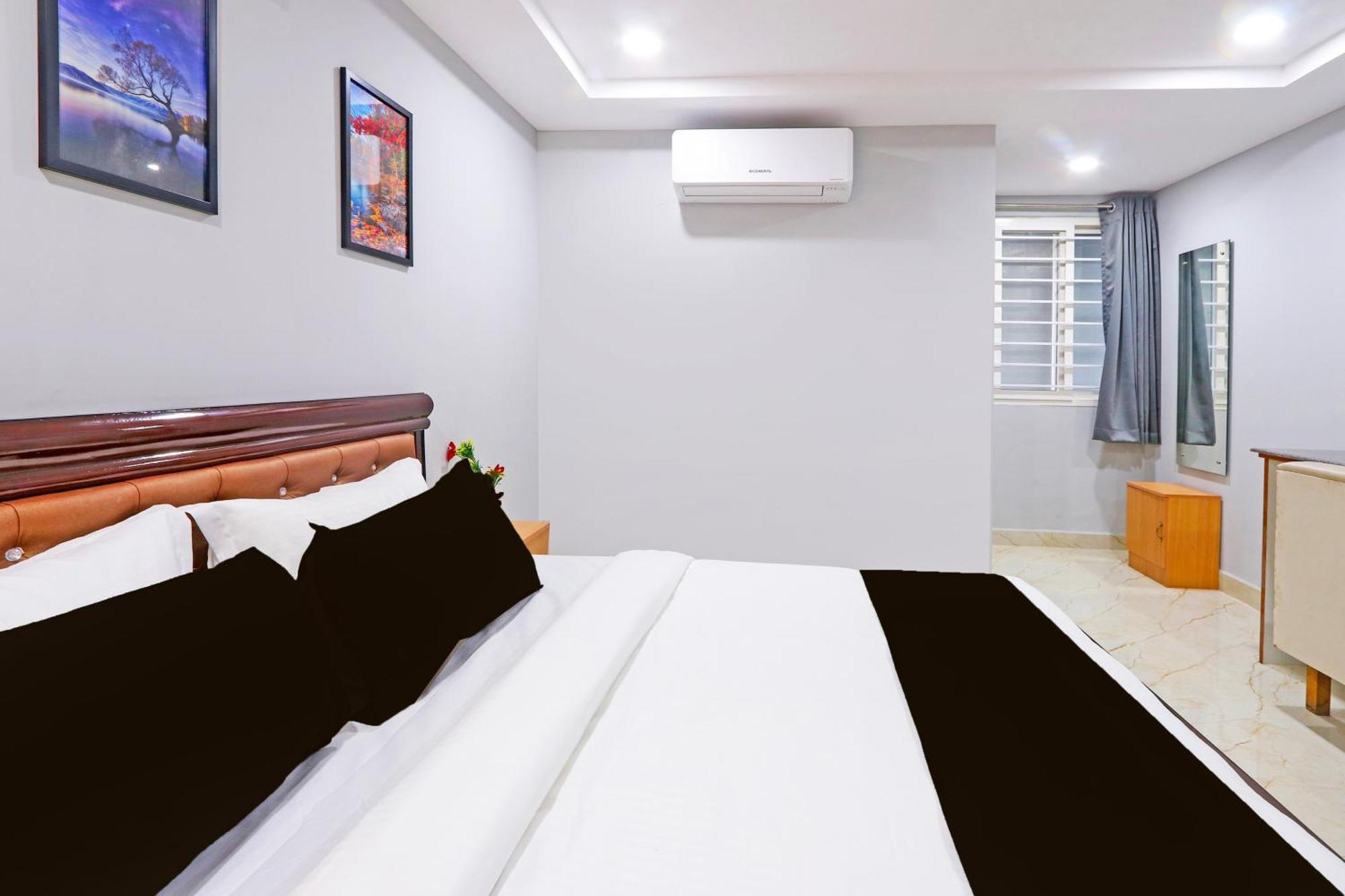 Super Townhouse Qualia Elite S R Nagar Hotell Hyderabad Exteriör bild